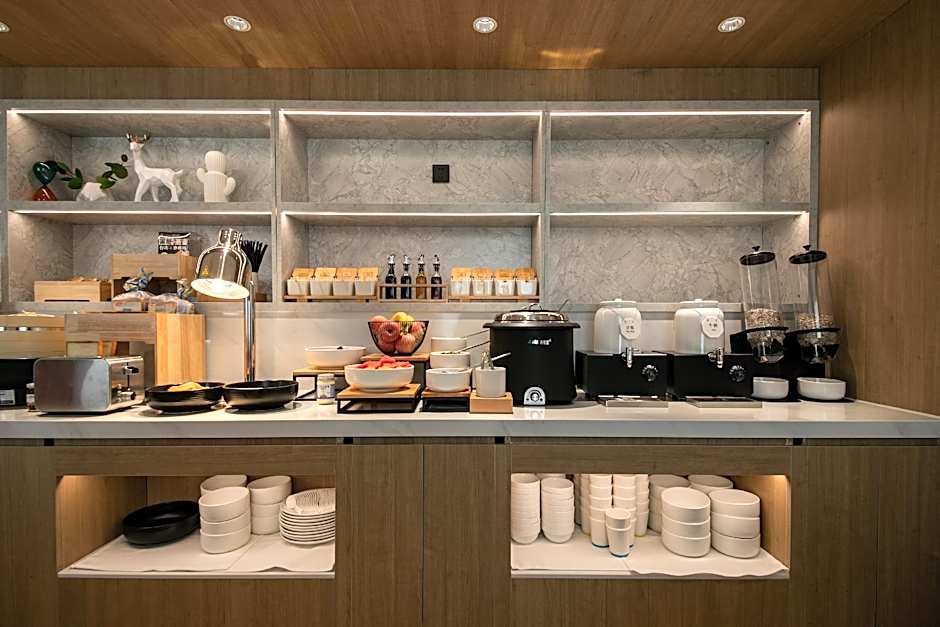 Hanting Hotel Wuhan Wuchang Railway Station