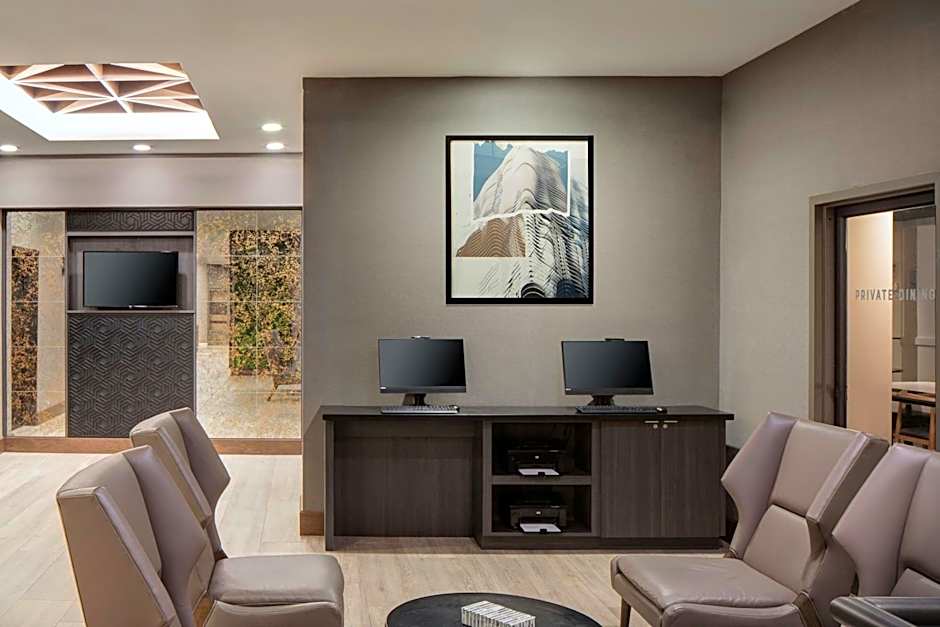 Courtyard by Marriott Chicago Downtown/River North