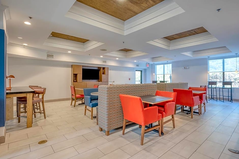 Holiday Inn Express Hotel & Suites Thornburg-S. Fredericksburg By IHG