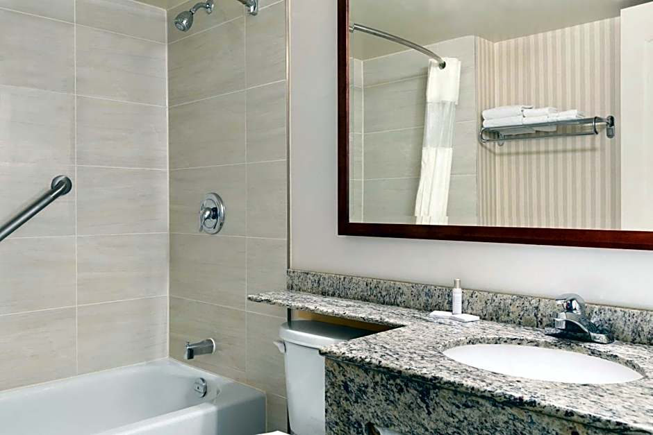 Travelodge by Wyndham Owen Sound ON