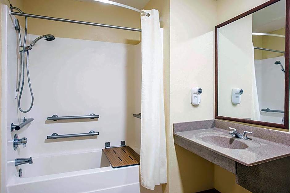 Days Inn by Wyndham Abbeville