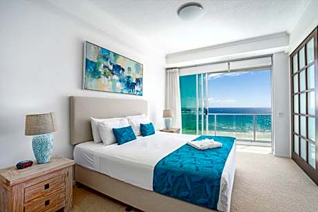 Three-Bedroom Apartment with Ocean View