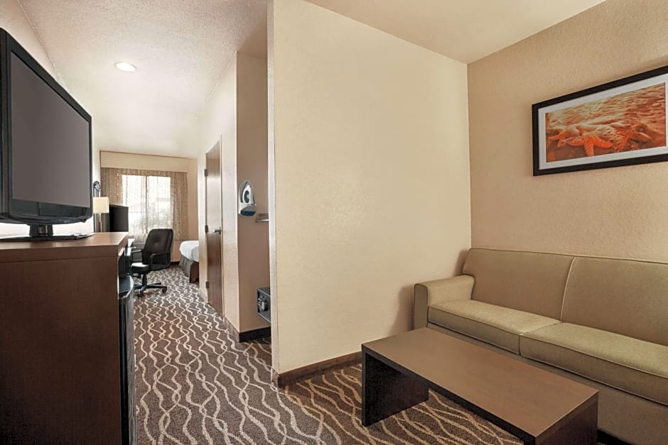 Baymont by Wyndham Clute