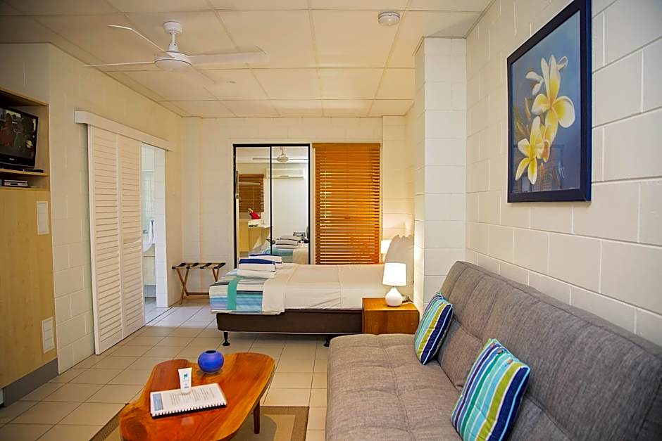Apollo Jewel Beachfront Apartments
