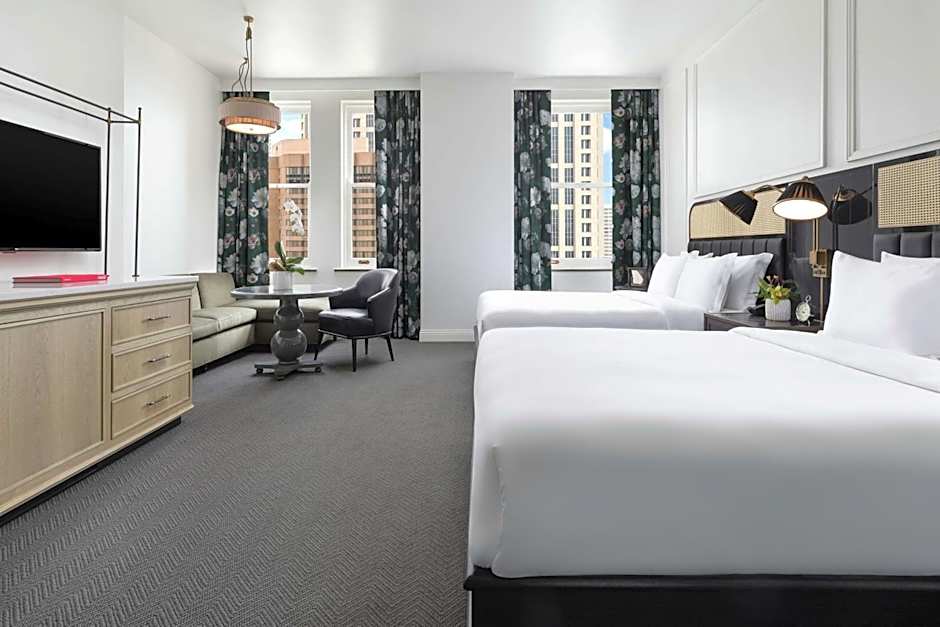 The Candler Hotel Atlanta, Curio Collection by Hilton