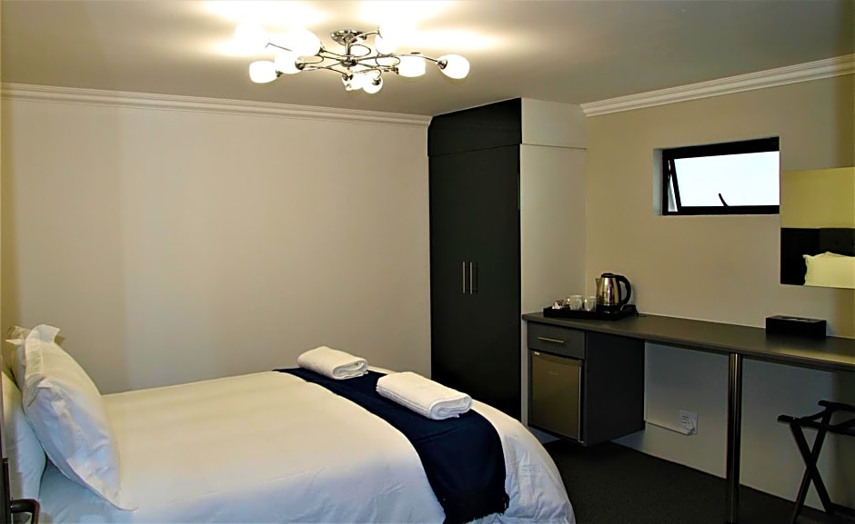 Mahem Manor Guesthouse