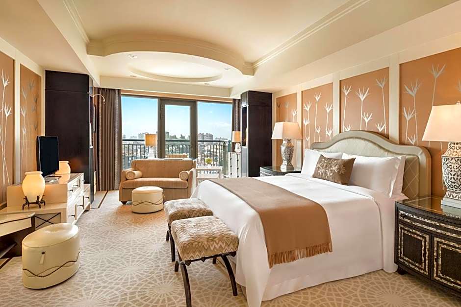 Photo 1 of 3 of Astor 1 King Bed Guestroom, Nile View