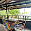 Hotel La Isla Inn