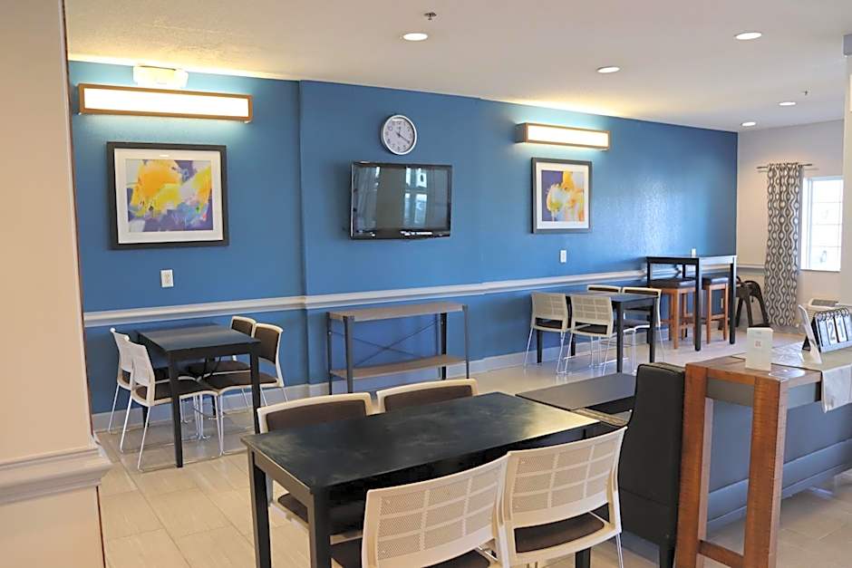 Microtel Inn & Suites by Wyndham Columbus/Near Fort Moore