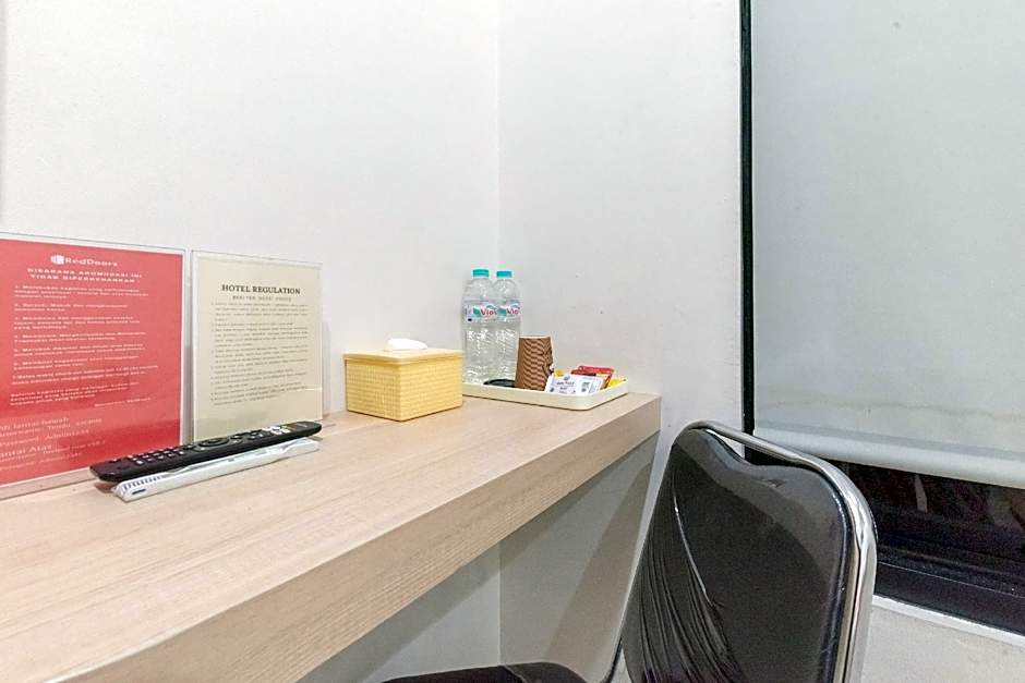 RedDoorz near CSB Mall Cirebon