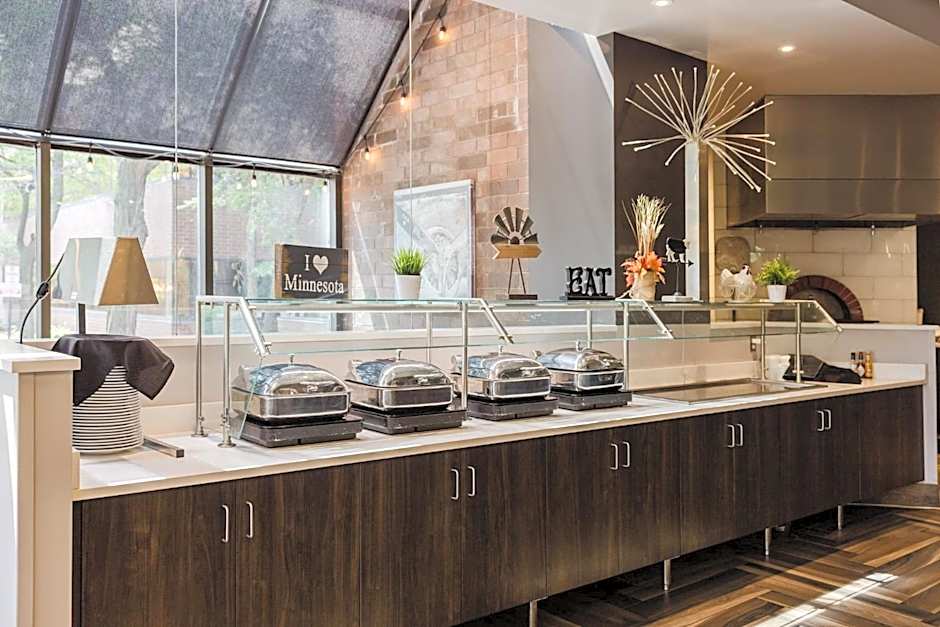 Crowne Plaza Suites MSP Airport - Mall of America By IHG
