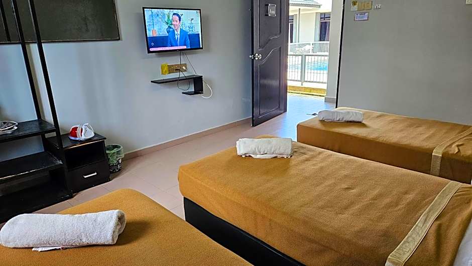 DLAYARAN HOTEL & CAFE