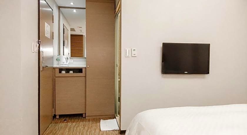 CHECK inn Express Taipei Station