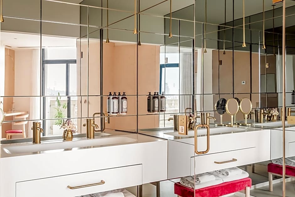 45 Times Barcelona Hotel