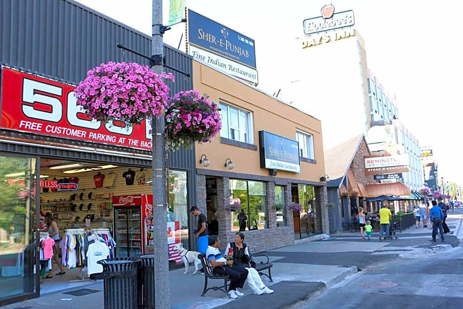 The Falls Family Lodge