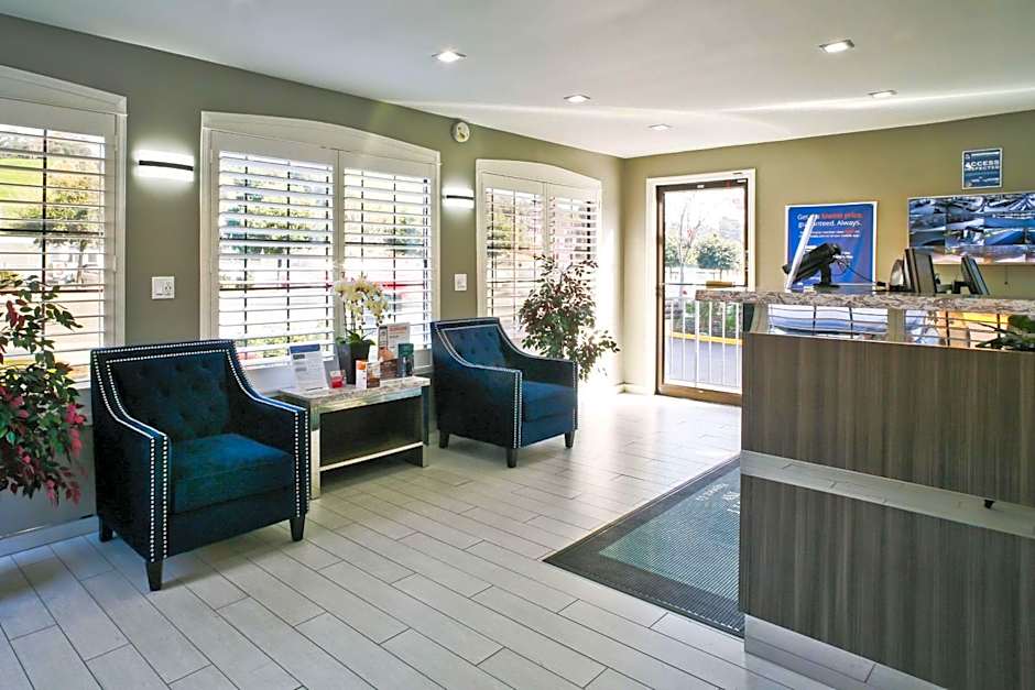 Bay Area Inn & Suites