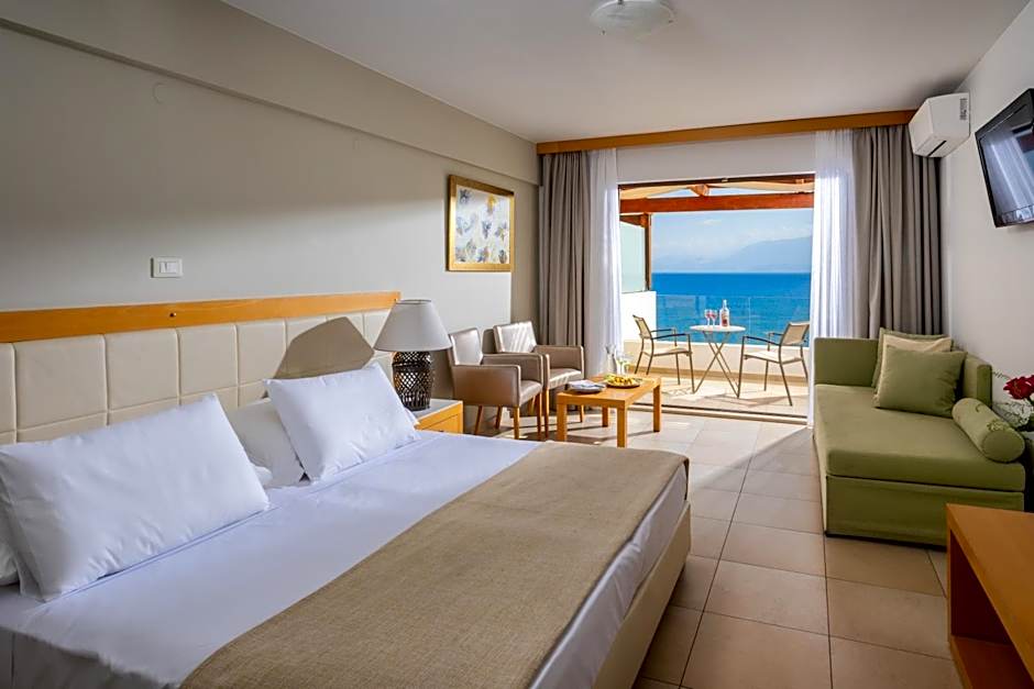 Photo 1 of 7 of Deluxe, Sea View