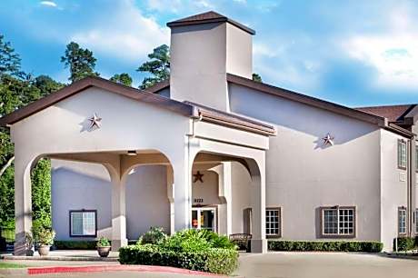 Hotel Piney Woods