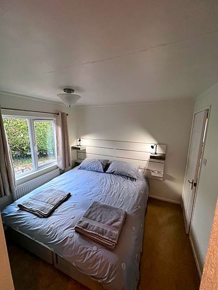 The Warren Holiday Park - Family Chalet