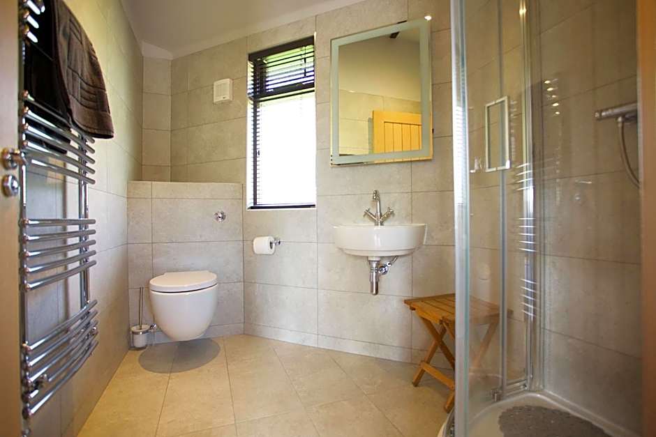 LOCH TAY HIGHLAND LODGES and GLAMPING PARK