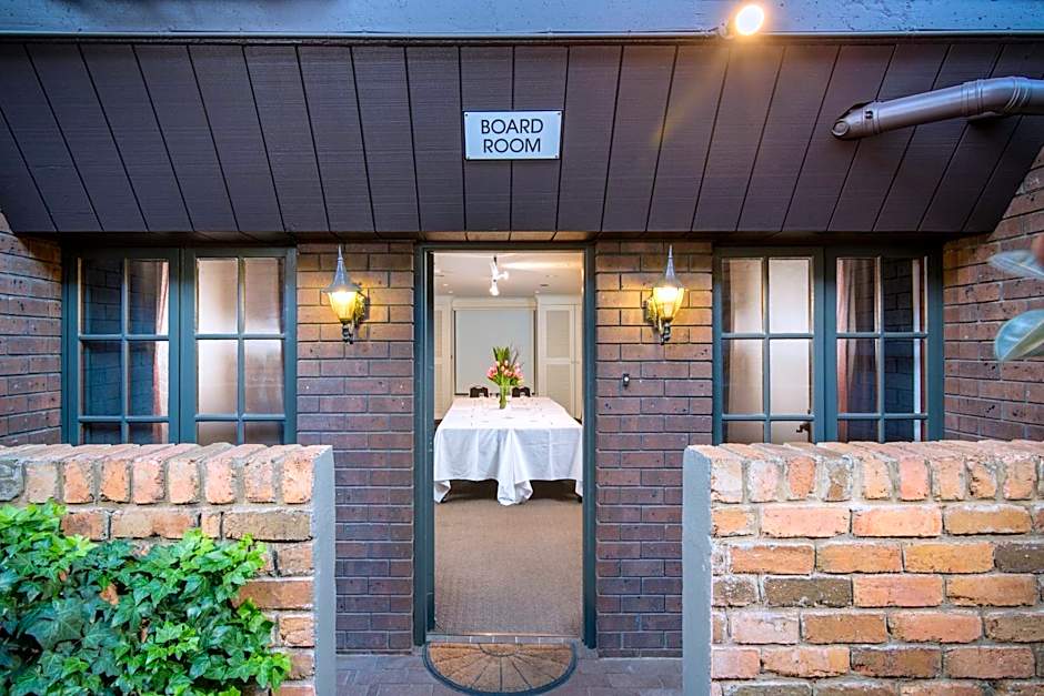 Adelaide Inn