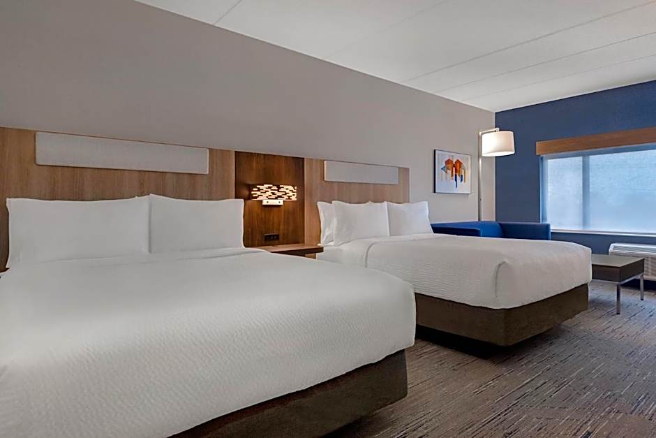 Holiday Inn Express And Suites St.Thomas. By IHG