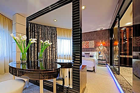 Presidential Suite With Skyline View