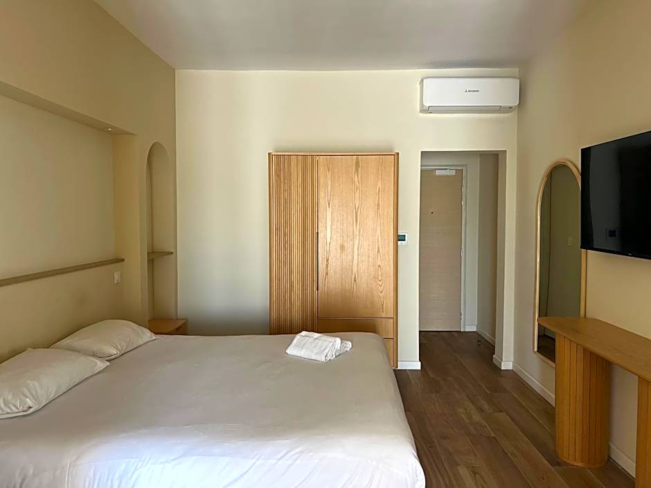 Adonis Sanary Grand Hôtel des Bains