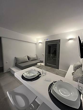 Suite with Garden View