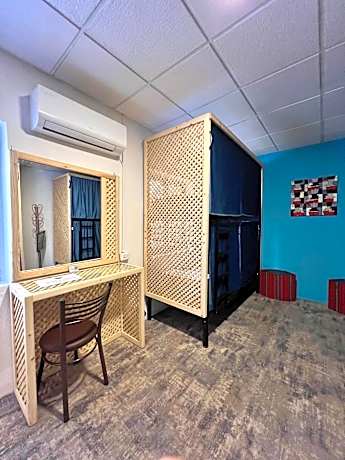 Bed in 6-Bed Mixed Dormitory Room