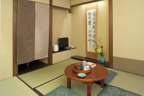 Japanese-Style Single Room