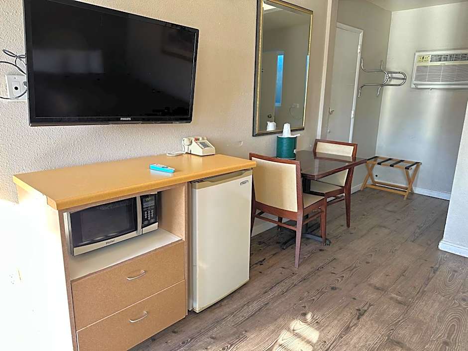 Budget Inn