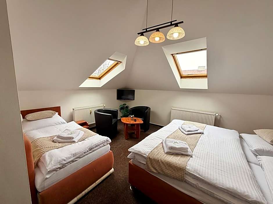 Hotel Zlatý Kříž