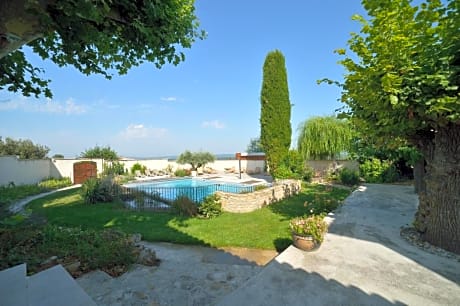 Le Mas Des Sorcières - Maison d'hôtes