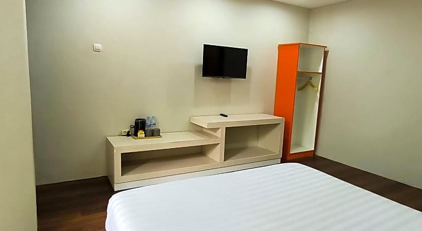 Royal Kencana Hotel powered by Cocotel