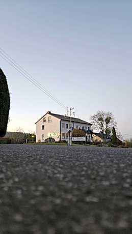 Landhaus vor Burg Eltz
