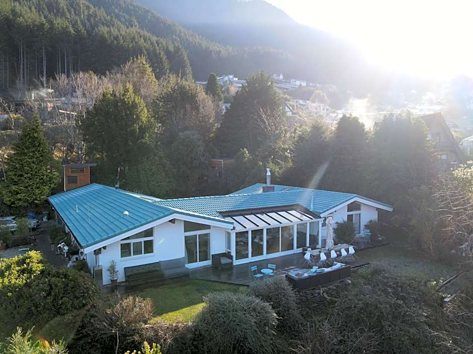 Ora Retreat