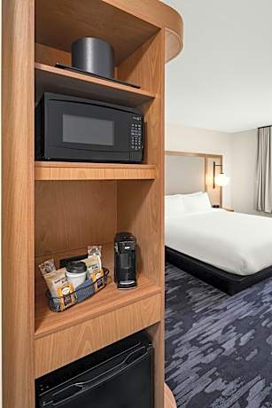 King Suite with Sofa Bed - Hearing Accessible