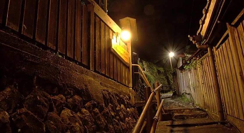 J-Hoppers Kumano Yunomine Guesthouse