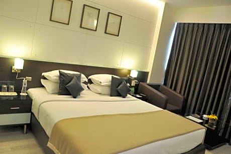 1 Double Bed, Business Room, Suite, Smoking
