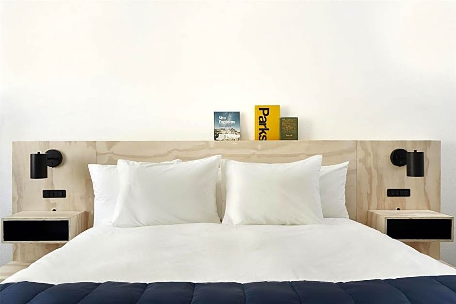 Slackline Moab, Outset Collection by Hilton