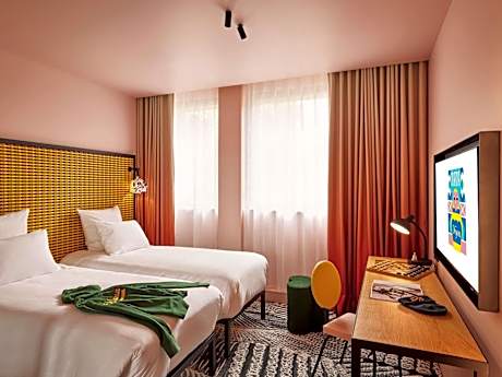 Medium Mama Twin Room