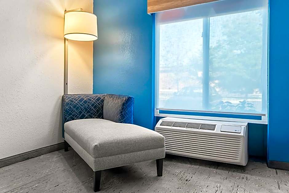 Holiday Inn Express Hotel & Suites - Novi By IHG