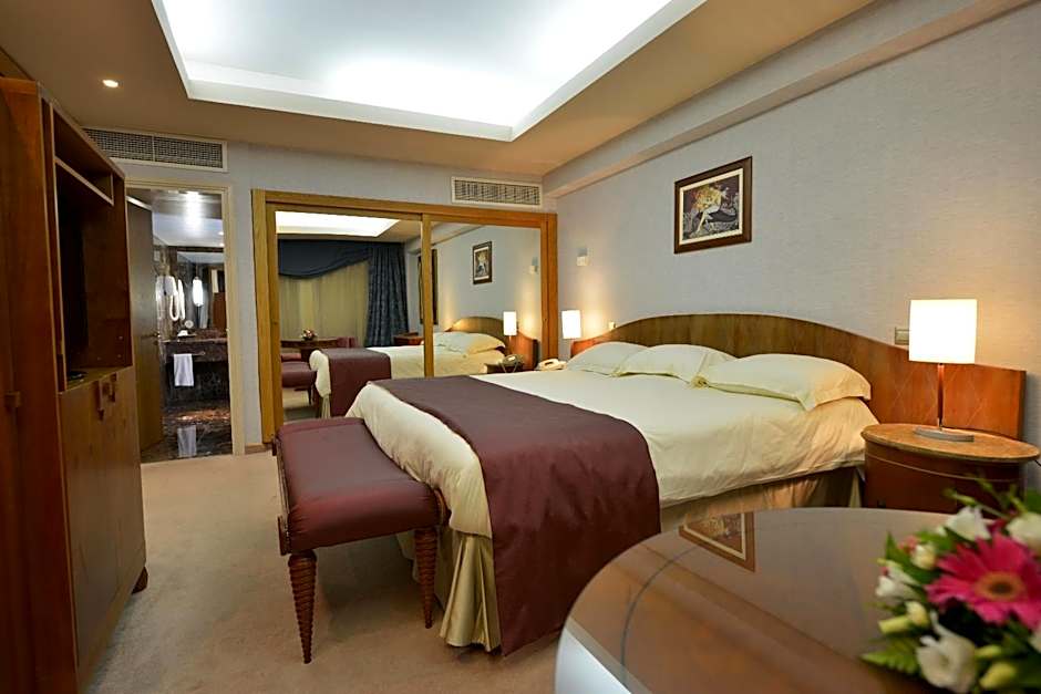 Adams Beach Hotel & Spa