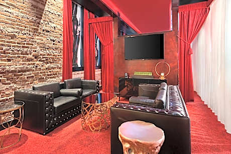 Lucifer, 2 Bedroom Presidential Suite, Bedroom 1: 1 King, Bedroom 2: 1 King