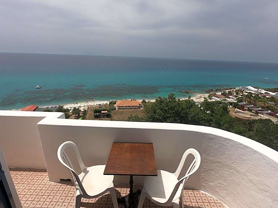 Photo 1 of 9 of Studio, Sea View