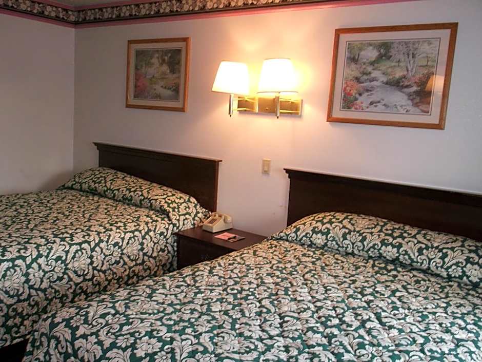 Foto 1 di 4 di 2 Queen Beds, Smoking