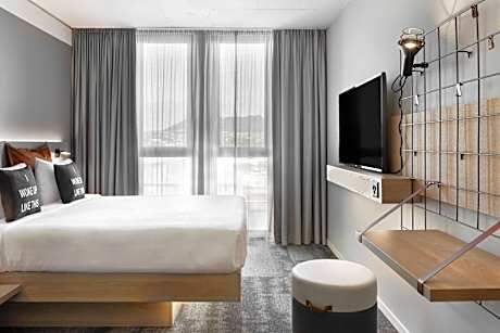 Queen Room