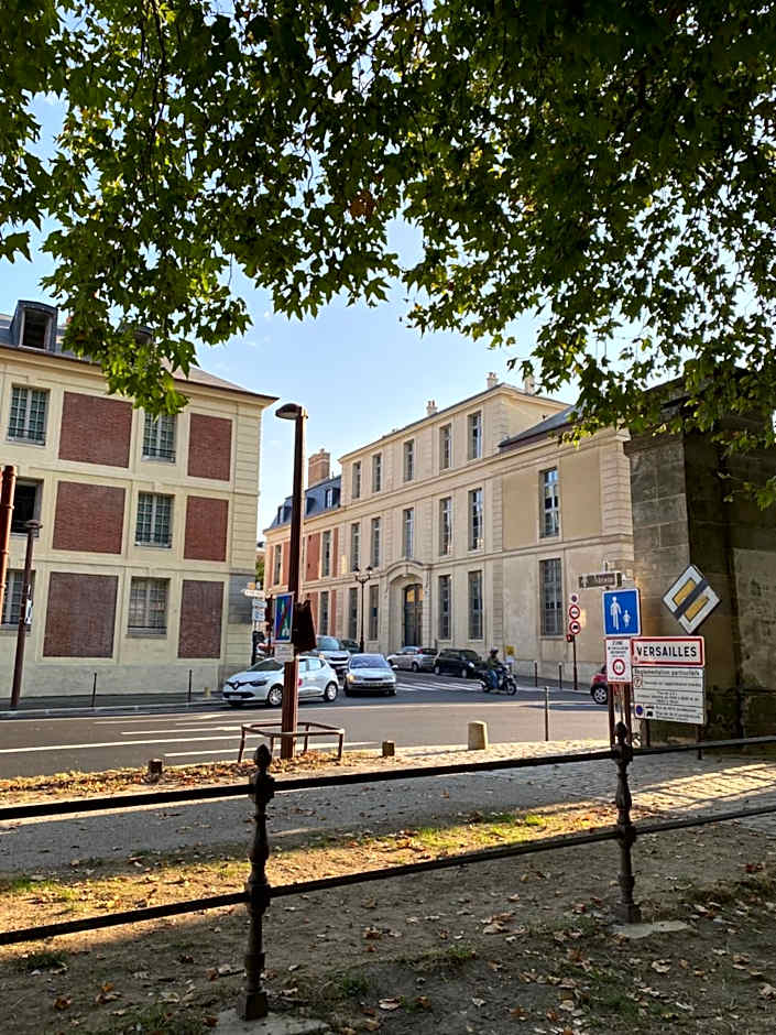 Appartement Charles Le Brun, Face au Château de Versailles, avec parking privé