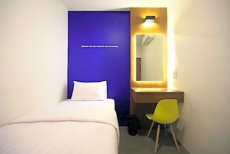 Single Room with Shared Bathroom